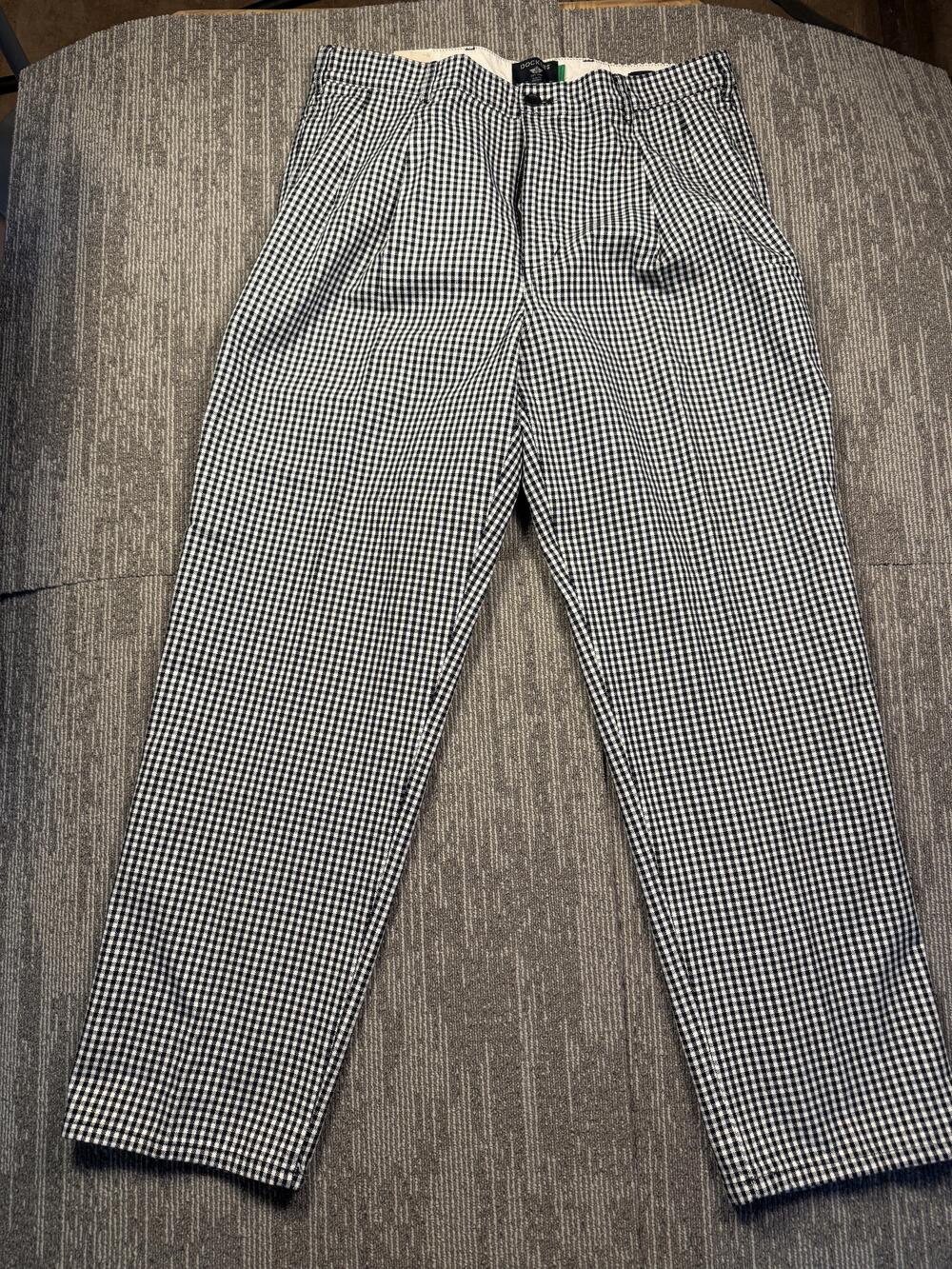 Dockers Washed Khaki Pants Mens 34x32 Black Check Relaxed Fit Pleated Straight
